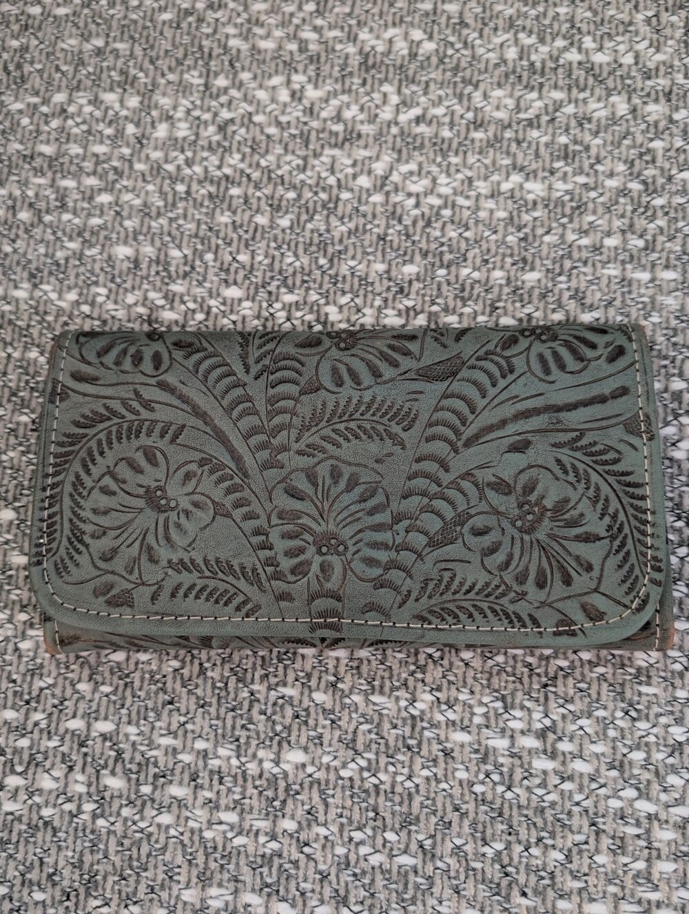 Turquoise vintage hand-tooled genuine leather tri-fold wallet by American West